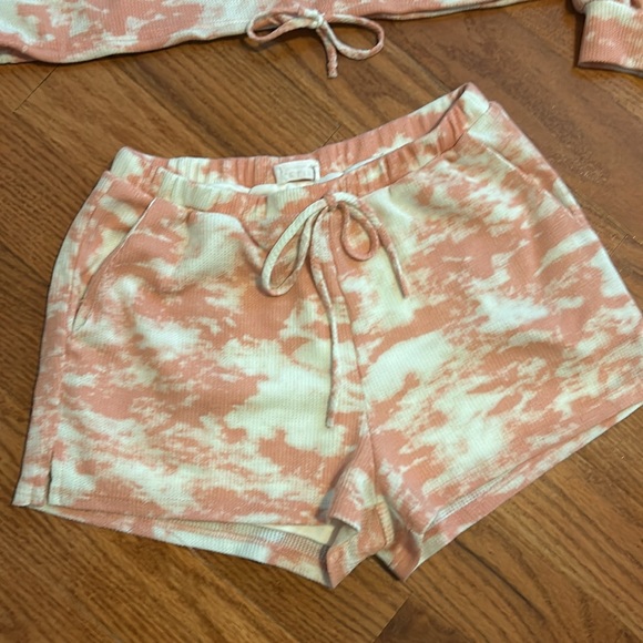 Short set - Picture 3 of 4